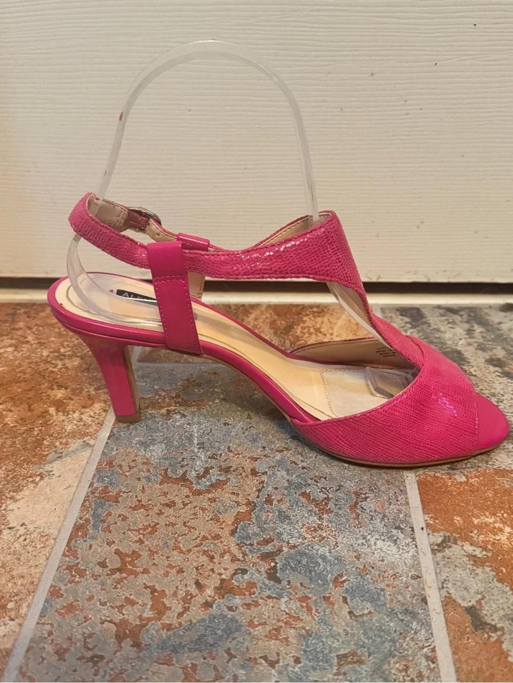 Gorgeous Alex Marie Hot Pink T-Strap Open-Toe Textured Heels!